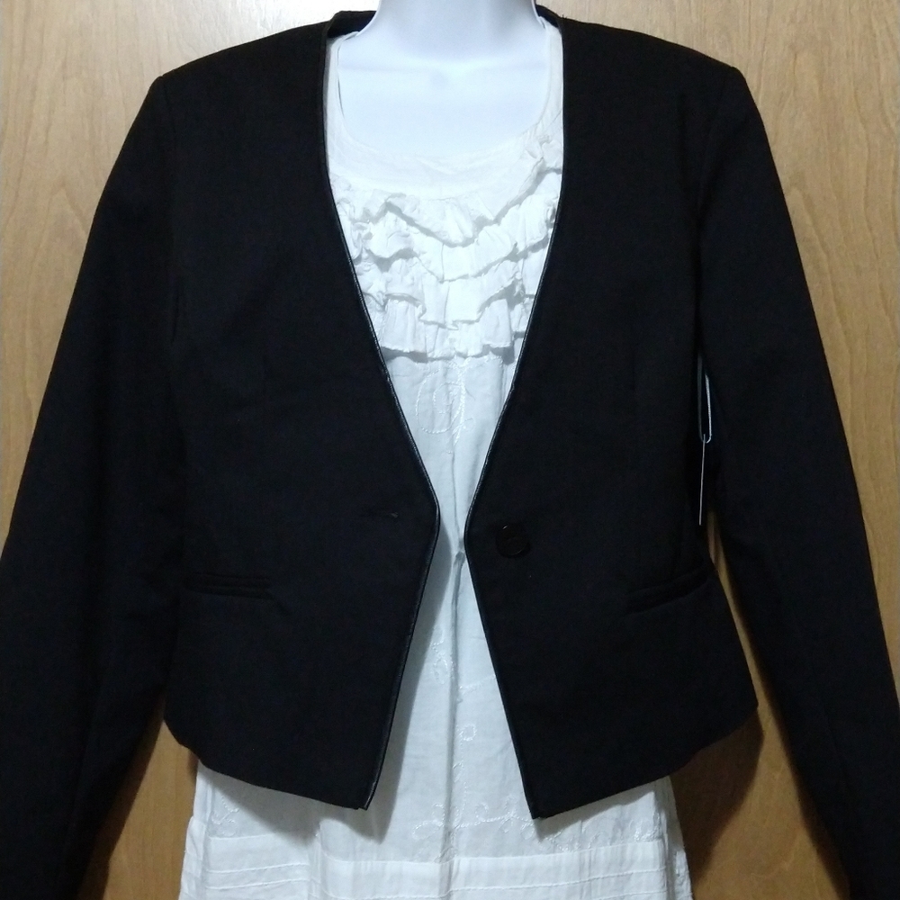 White Ruffle Front Top - Picture 3 of 4